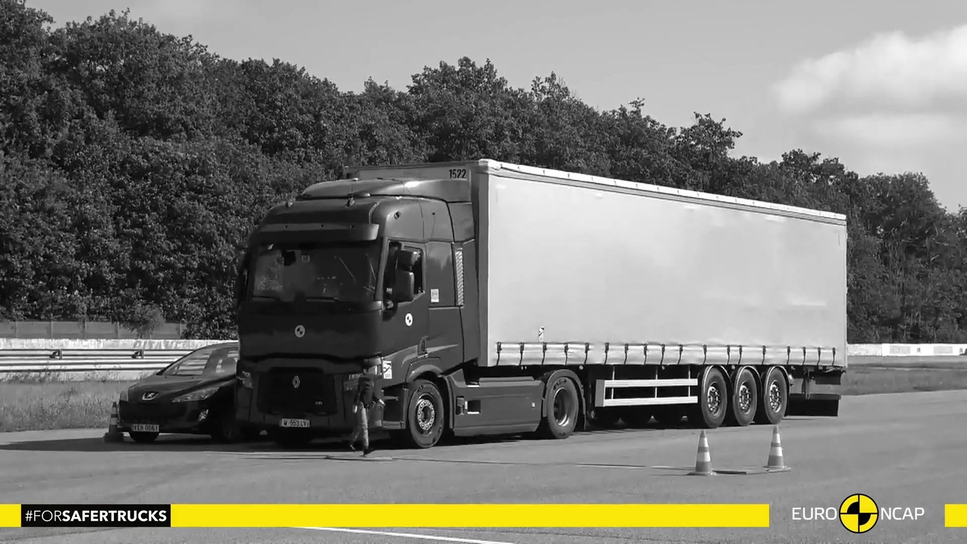 Renault Trucks T (6x2 Rigid) - Commercial Truck Safety Tests - 2025