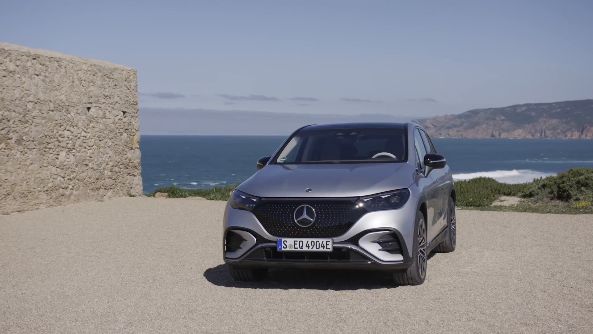 The new Mercedes-Benz EQE SUV - the exterior design