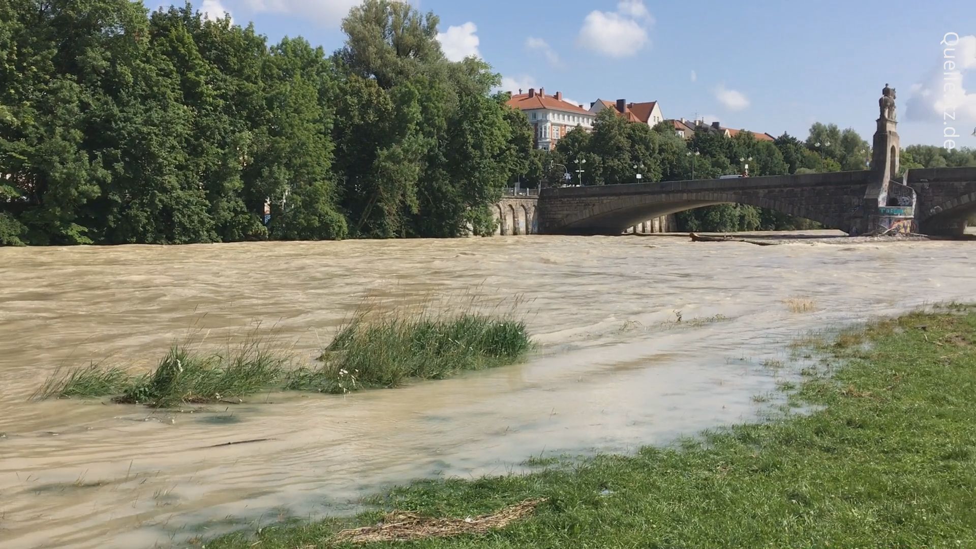 Isar-Hochwasser in München - Hochwasser-Meldestufe 2 geknackt