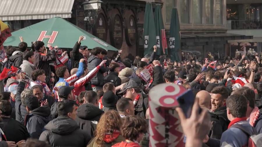 Fanmarsch: Atlético-Fans nehmen Dortmunder Innenstadt ein