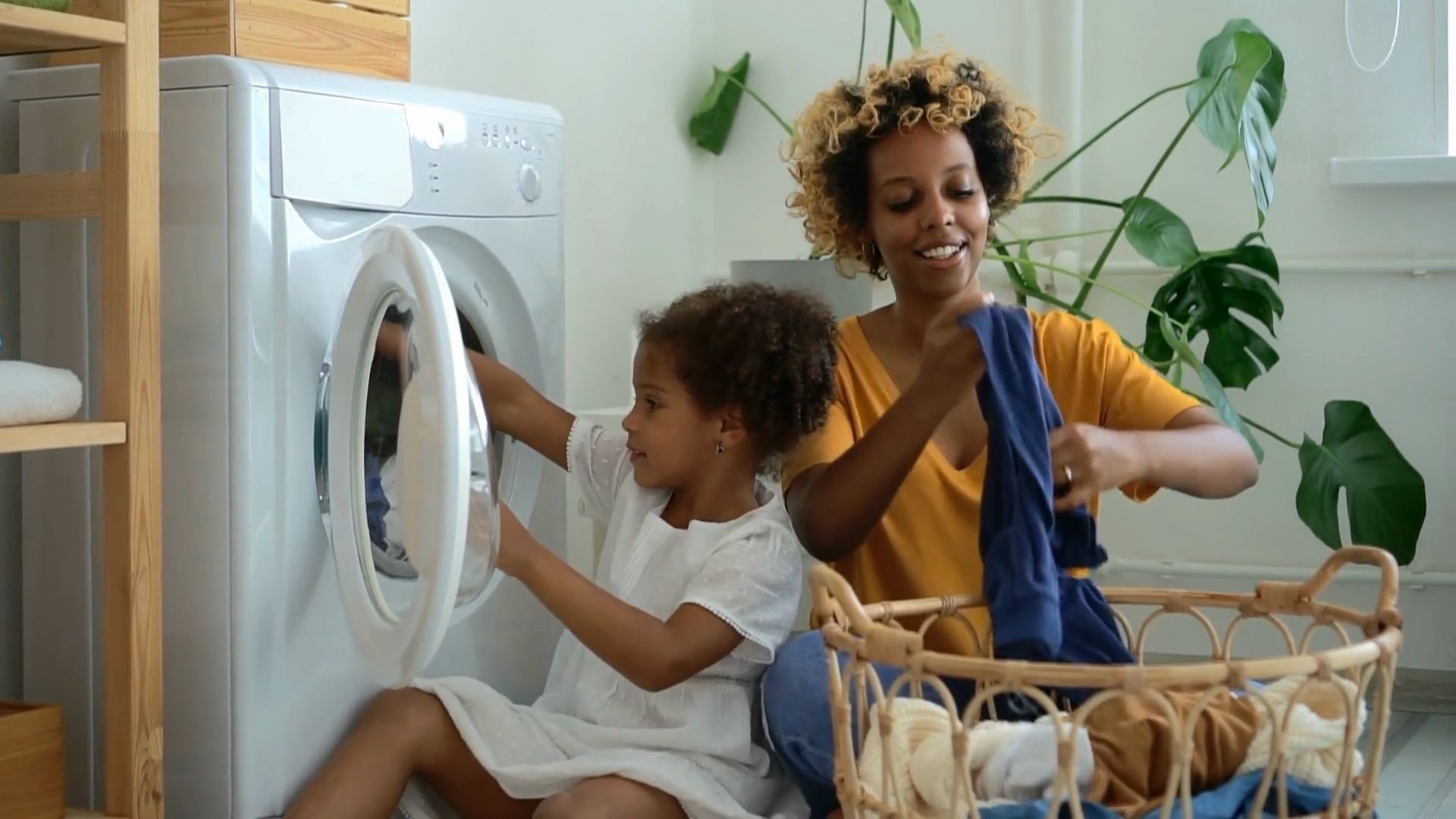 Clever Wäsche waschen: So schonst du Geldbeutel und Umwelt