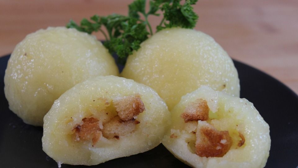 Cotton Dumplings: Franconian Specialty Made Easy