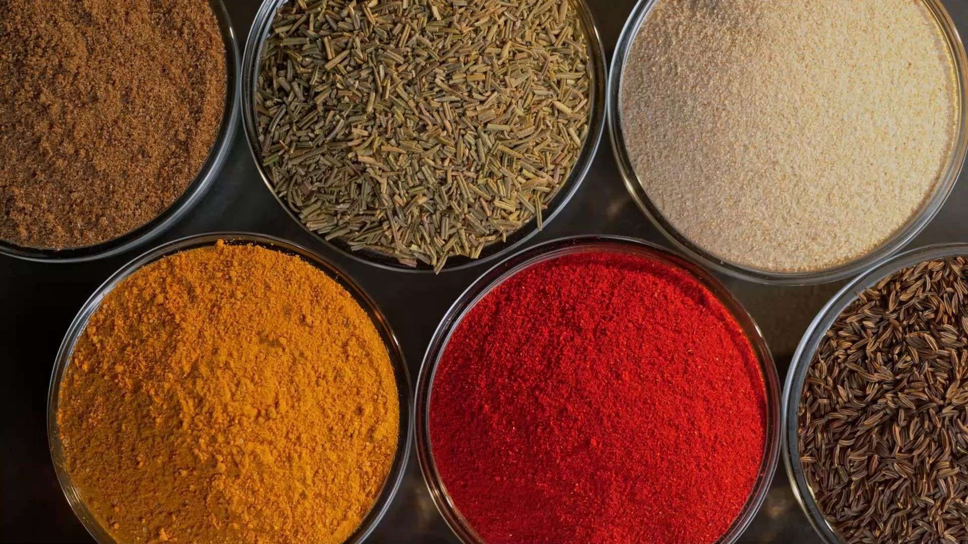 Expired spices in the trash? Here's how you can use them in the household