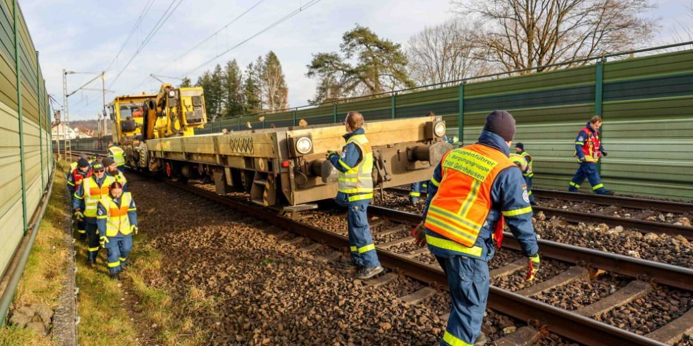 Güterzug verliert fünf Tonnen Zuckerrüben - Bahnstrecke kurzzeitig gesperrt