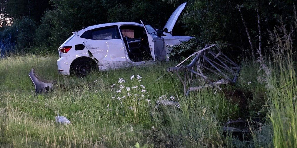Video: Kollision auf der A7: Pkw kommt nach Unfall mit Lkw von Straße ab