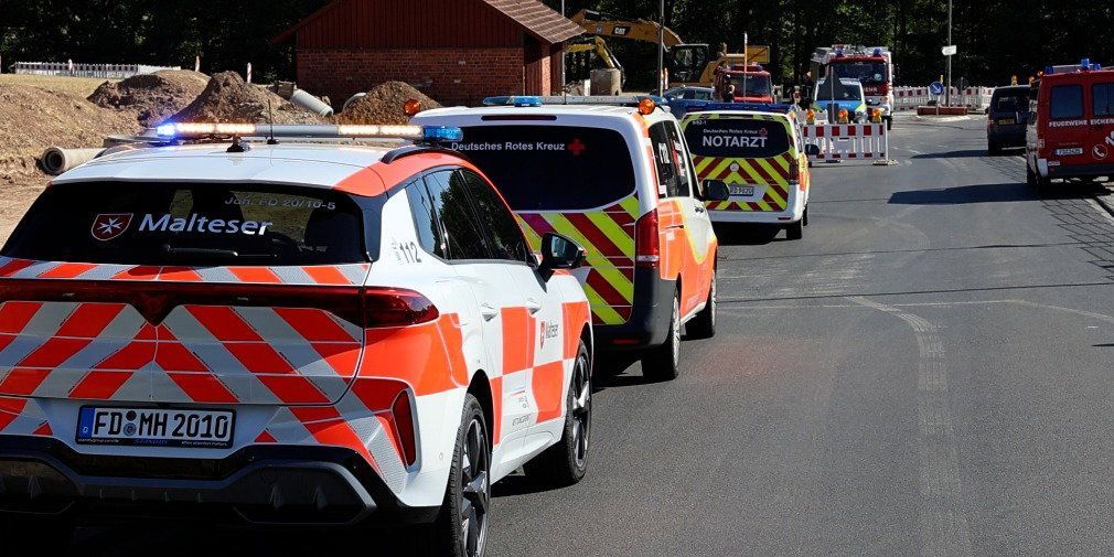 Video: Feuerwehreinsatz bei Fernfahrerunterkunft: Lage unter Kontrolle