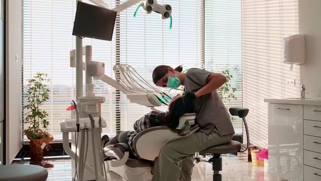 Kreidezähne: Was Sie über die neue Volkskrankheit wissen müssen