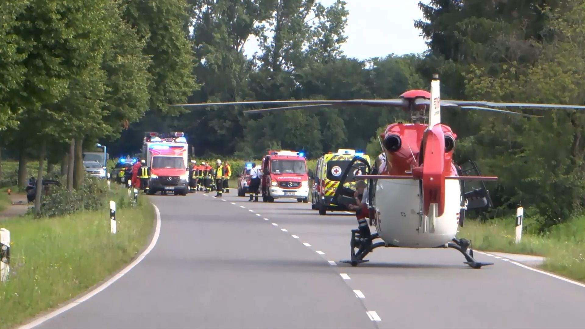 Tödlicher Unfall auf B3 bei Heppenheim – Pkw prallt gegen Baum