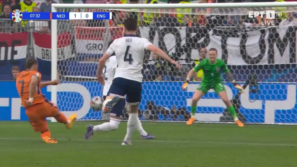 «Φωτοβολίδα» του Σίμονς για το 1-0 της Ολλανδίας (VIDEO)