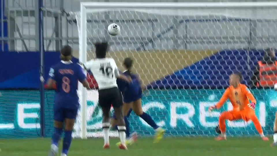 Ασύλληπτο γκολ στο Γαλλία – Γερμανία – Με ανοιχτό το στόμα οι θεατές! (VID)