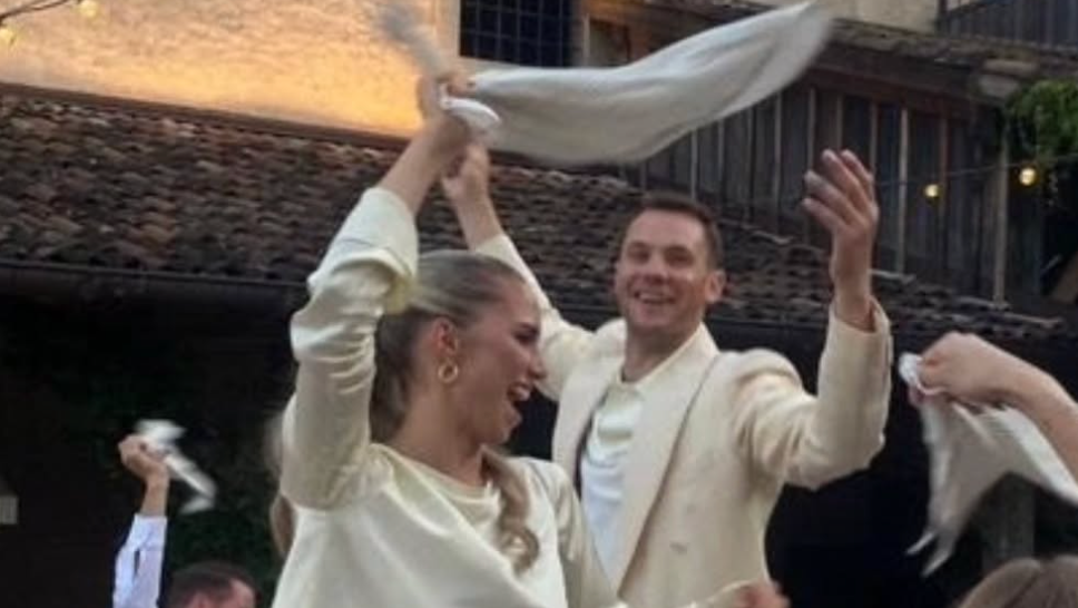 FC Bayern: Manuel Neuer feiert Traumhochzeit in Märchenschloss