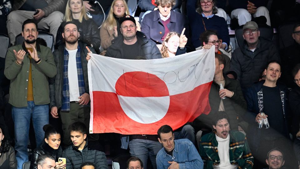 Olympia: Grönland-Flagge bei USA gegen Dänemark