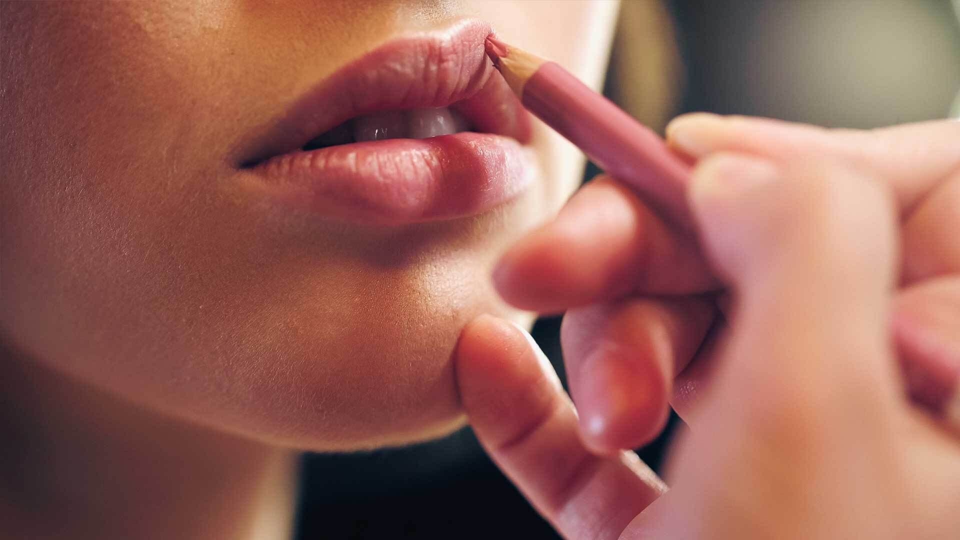 Lipliner-Hack: So bleibt dein Lippenstift den ganzen Tag makellos