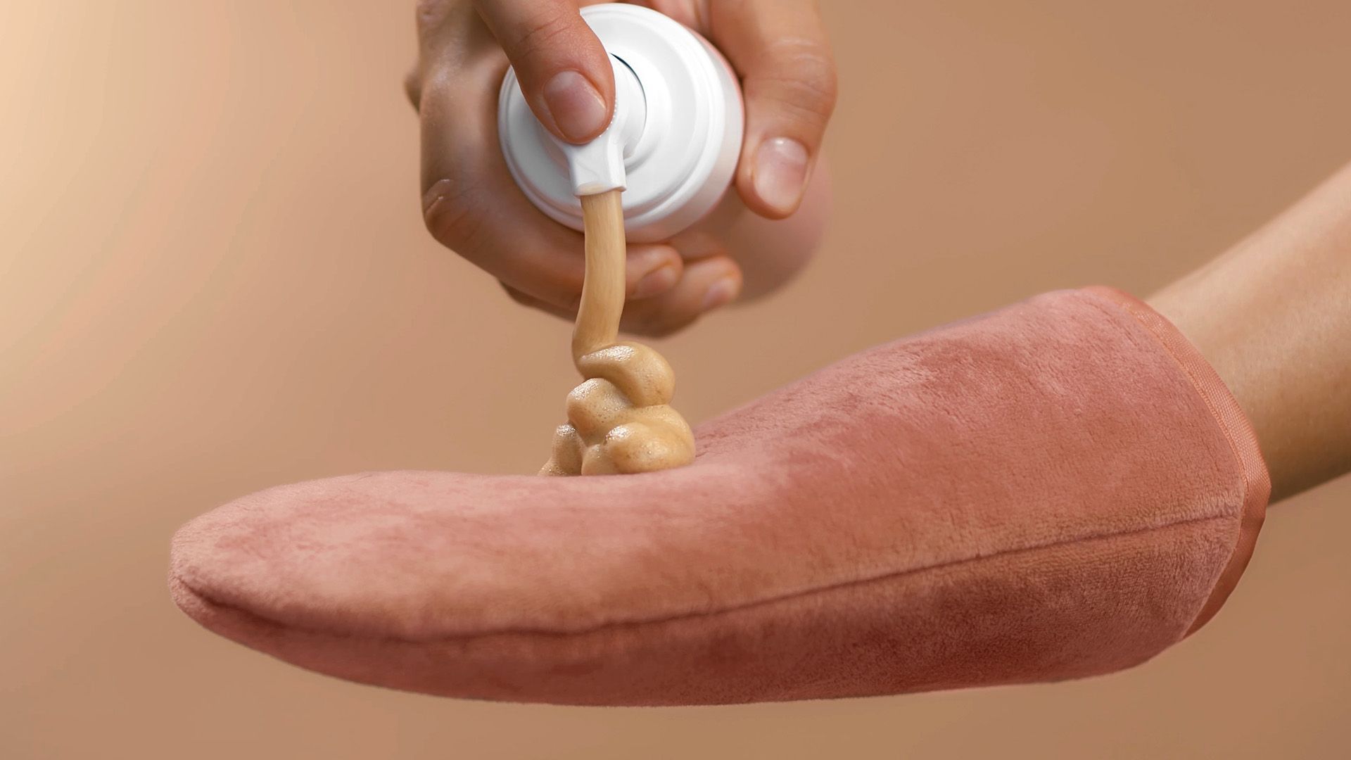 Self-Tanner Pro Trick: Tanning Mousse Makes Exfoliation Unnecessary