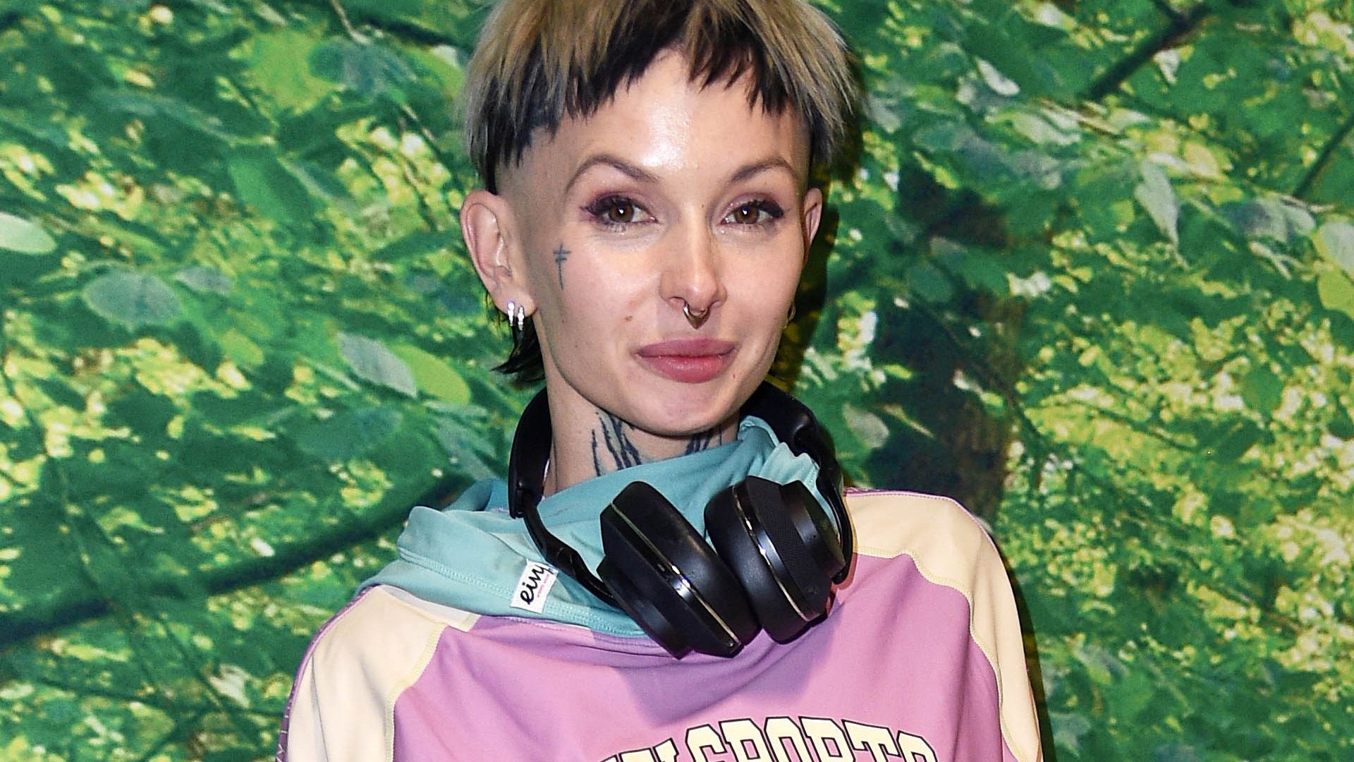 Strong Reactions to Edith Stehfest's Beauty Confession