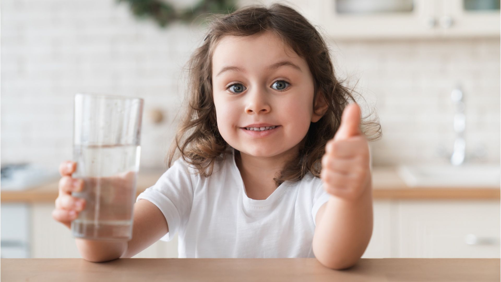 Wie viel sollte mein Kleinkind am Tag trinken?