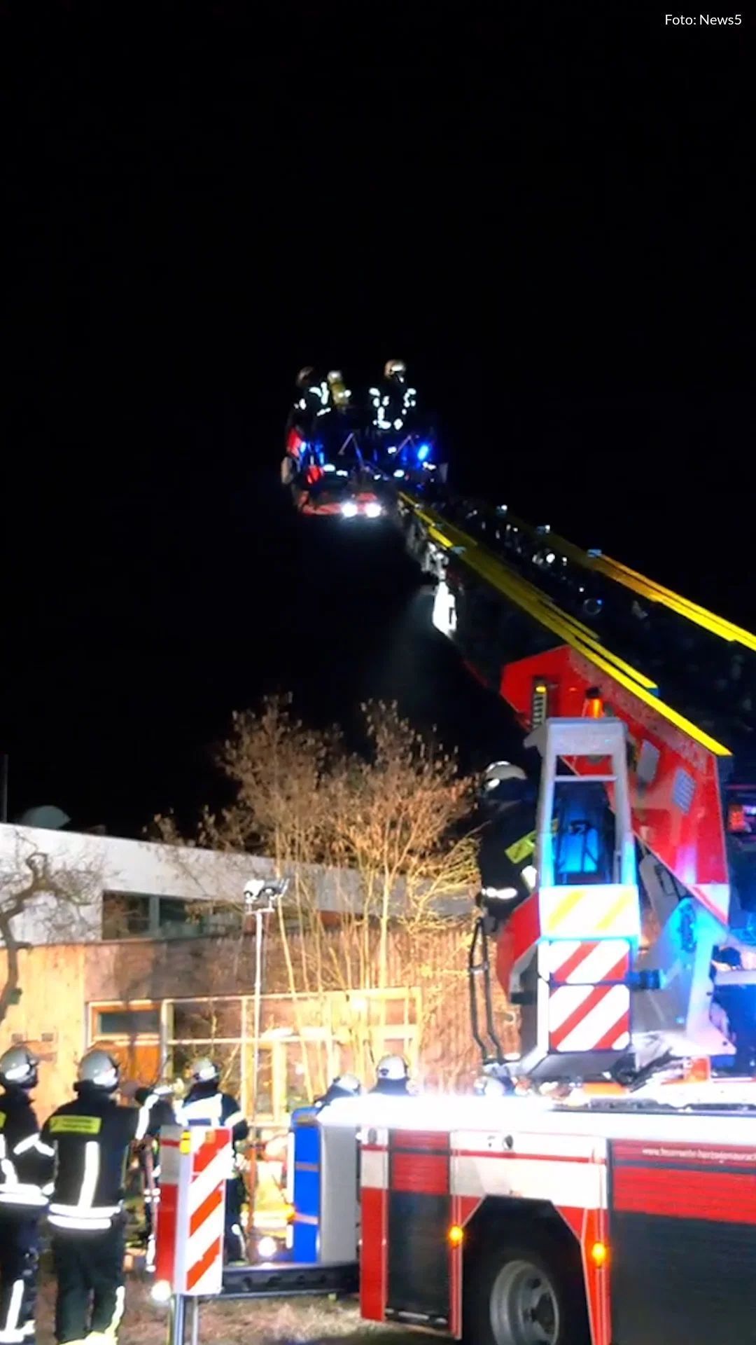 Video: Montessori Schule brennt: Großer Feuerwehreinsatz am Mittwochmorgen in Herzogenaurach