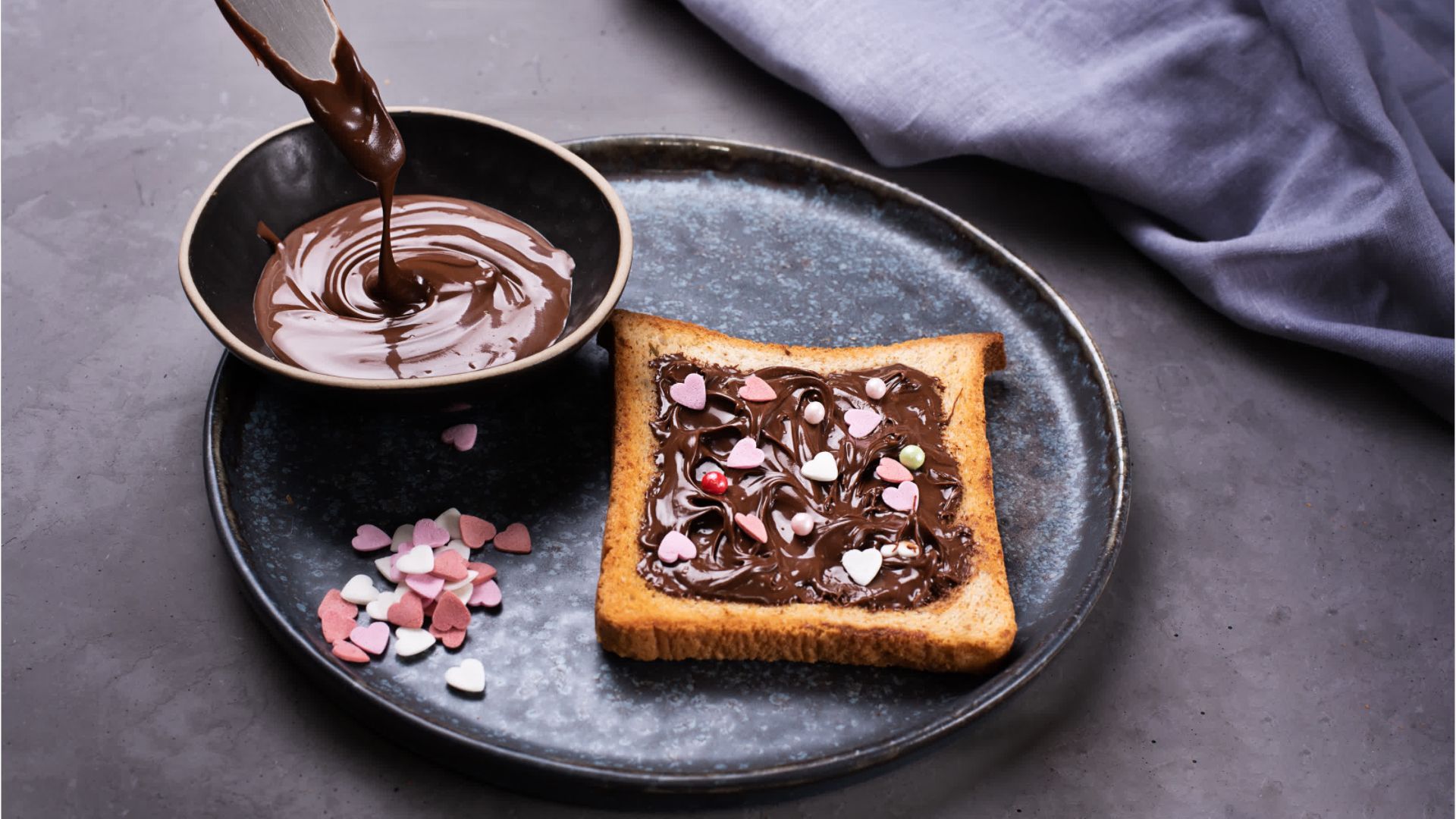 Video: Dringender Rückruf von beliebter Haselnuss-Crème: Bei diesem Produkt droht Salmonellen-Vergiftung