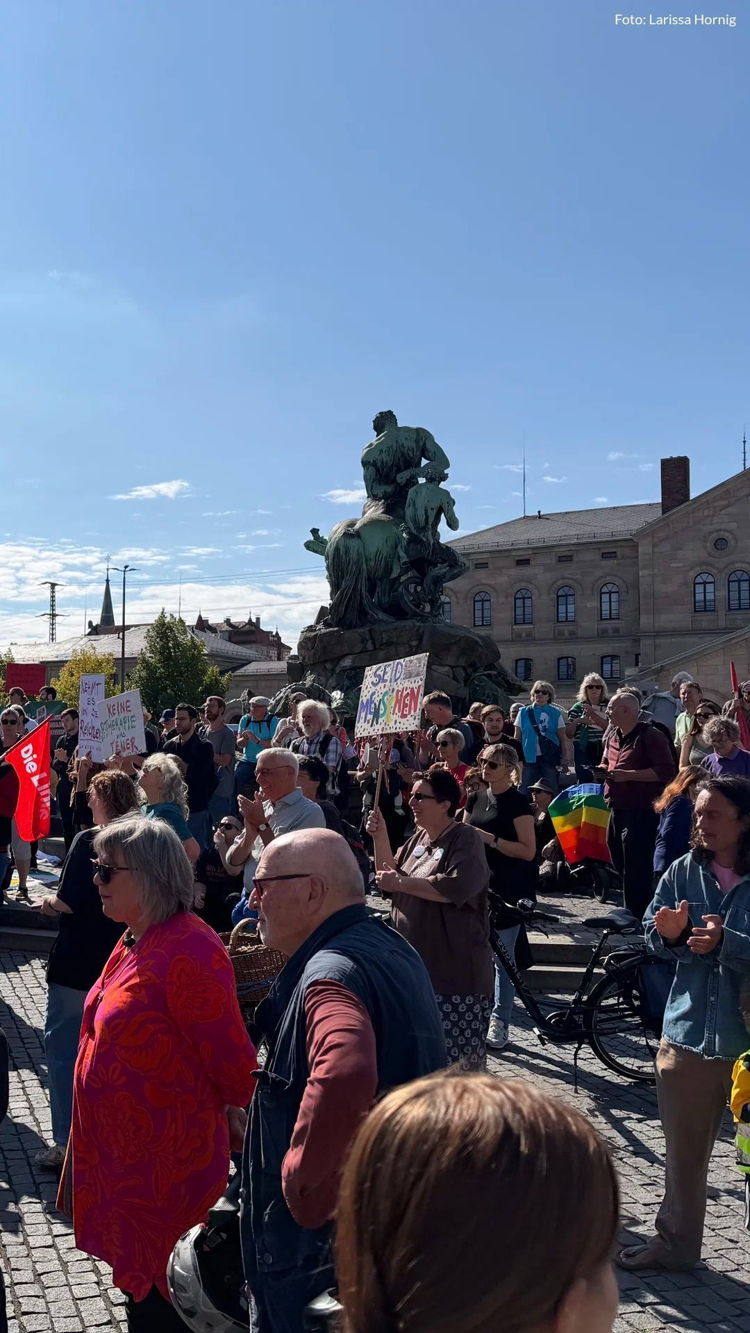 Video: #Unkürzbar-Demo in Fürth: 450 Menschen demonstrieren gegen den Sozialabbau