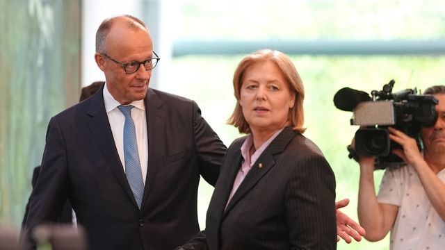 Video: Schon jetzt wackelt der Zeitplan für die Rentenreform