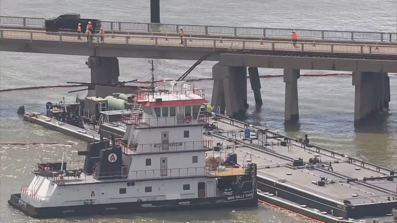 Schiff rammt Brücke in Texas: Insel vom Festland abgeschnitten