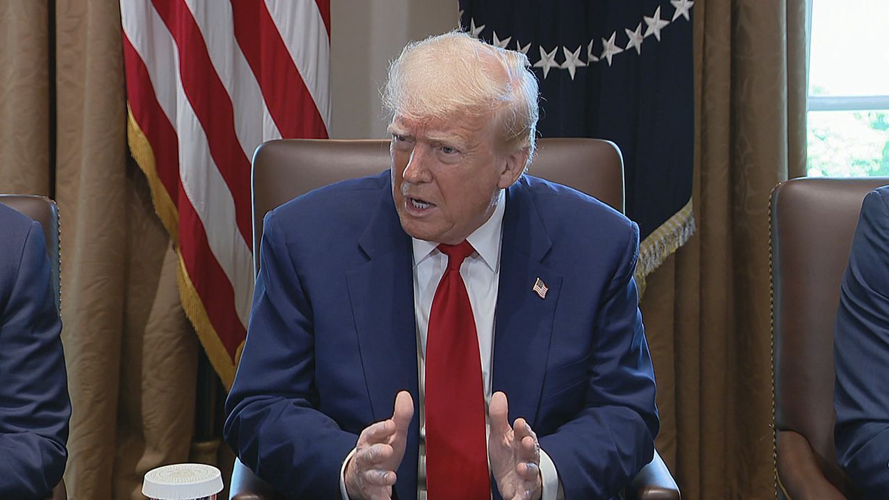 Trump feiert sich trotz mieser Konjunktur – und gibt Biden die Schuld