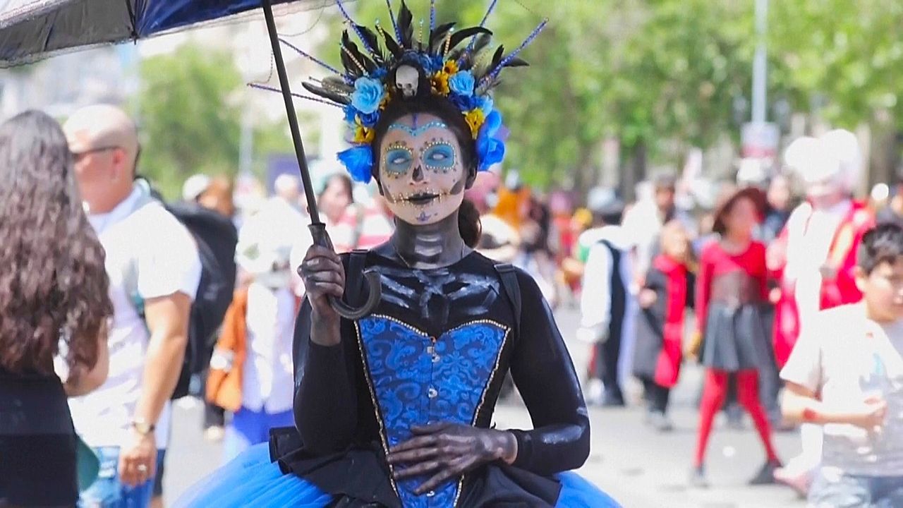 „Zombiewalk 2025“: Santiago verwandelt sich in eine Stadt der Untoten