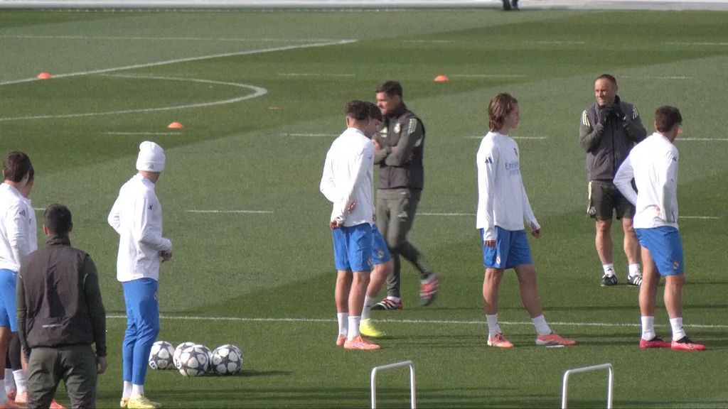 Star forward Kylian Mbappe misses training as out-of-form Real Madrid gear up for UEFA Champions League heavyweight clash against Manchester City