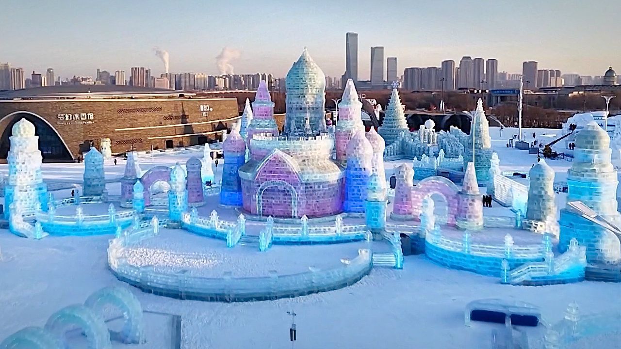Video: World's largest ice and snow theme park offers winter wonderland for tourists in China
