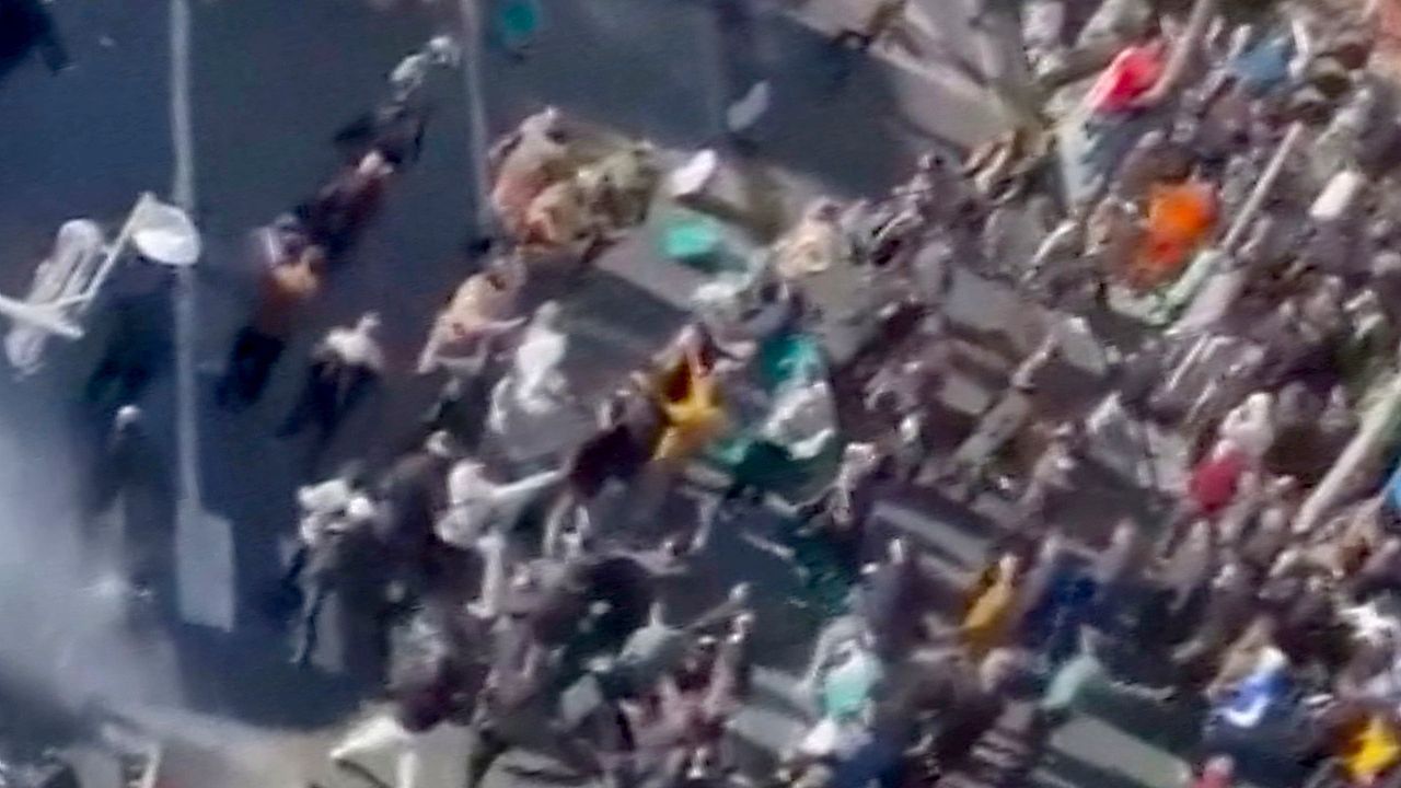 Video: Erste Verhaftungen gemeldet: Massive Proteste gegen Inflation im Iran