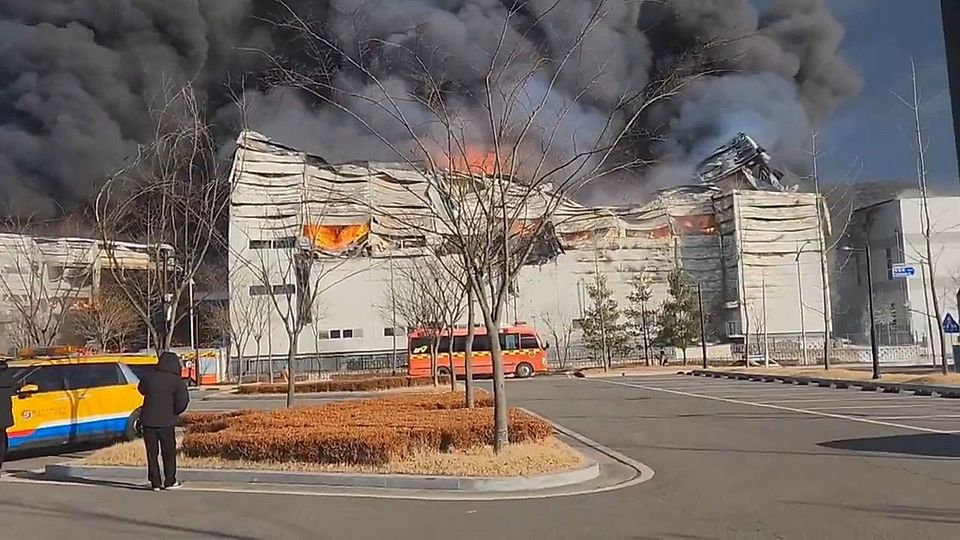 Großbrand in südkoreanischer Fabrik – zwei Arbeiter vermisst