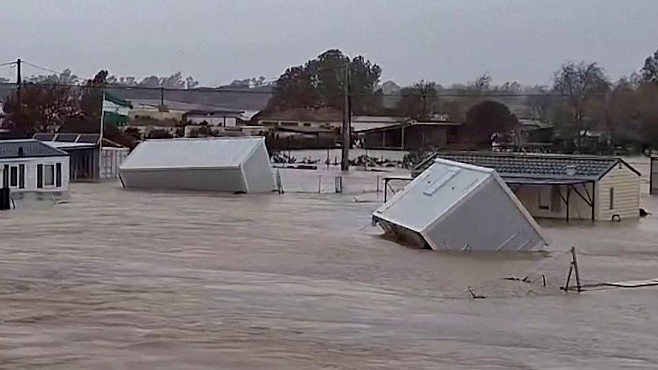 Spanien im Sturmchaos: „Leonardo“ überschwemmt Andalusien
