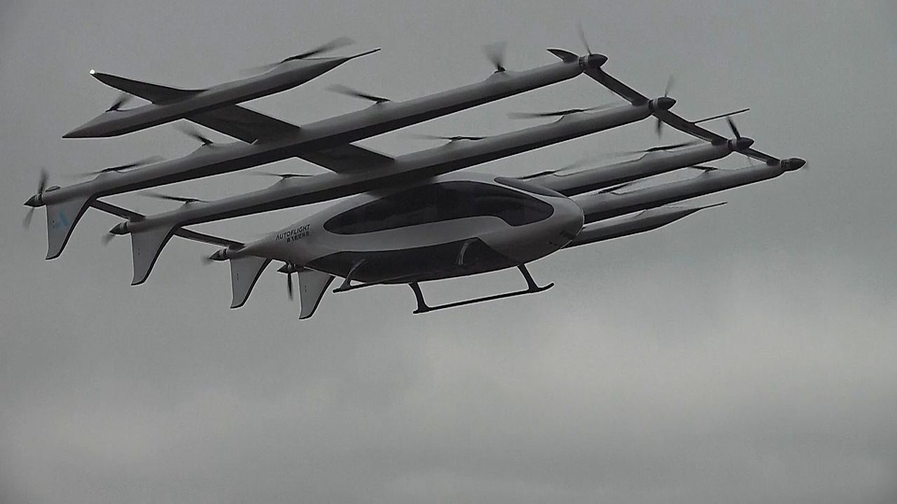 Video: Flugtaxi der Zukunft? Chinesische Firma präsentiert riesiges „Matrix“-Fluggerät