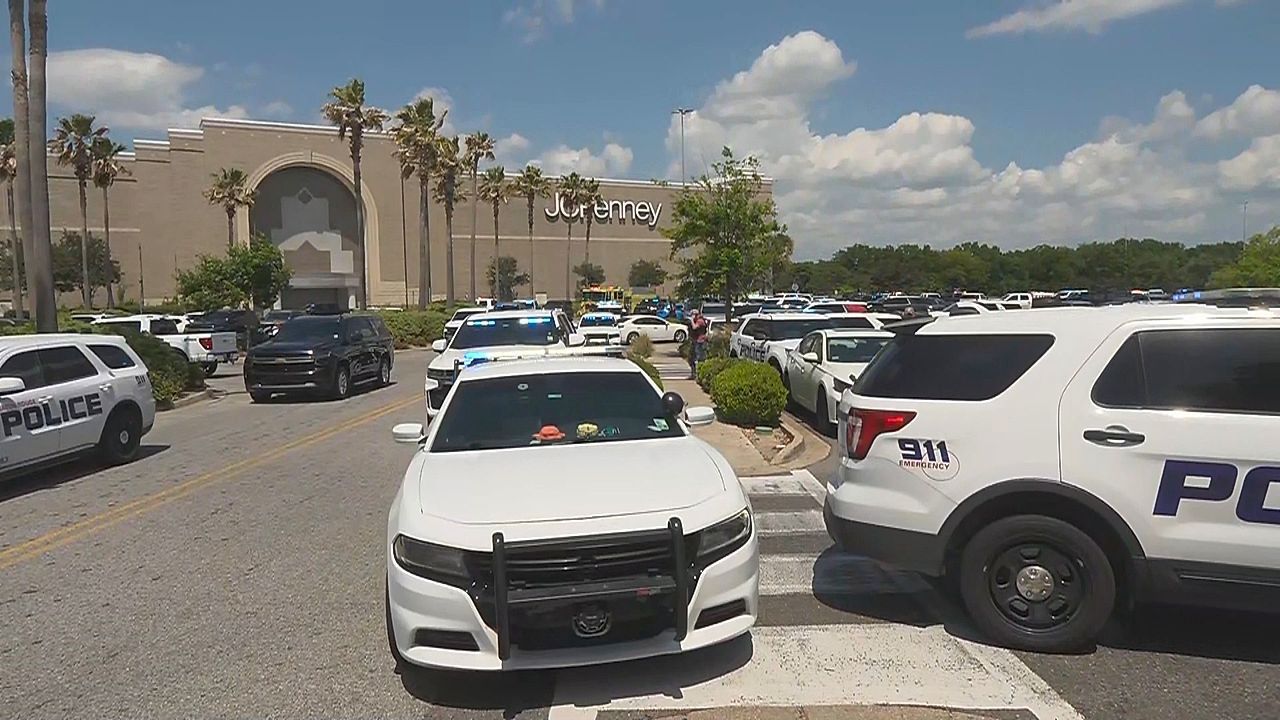 Video: Tödlicher Streit im Food Court: Schießerei in Einkaufszentrum in Louisiana