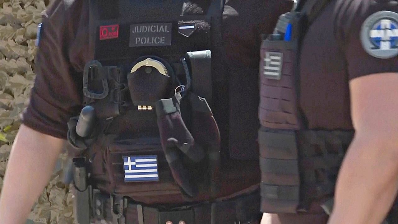 Video: Schüsse in Gericht: 89-Jähriger verletzt mindestens vier Menschen in Athen