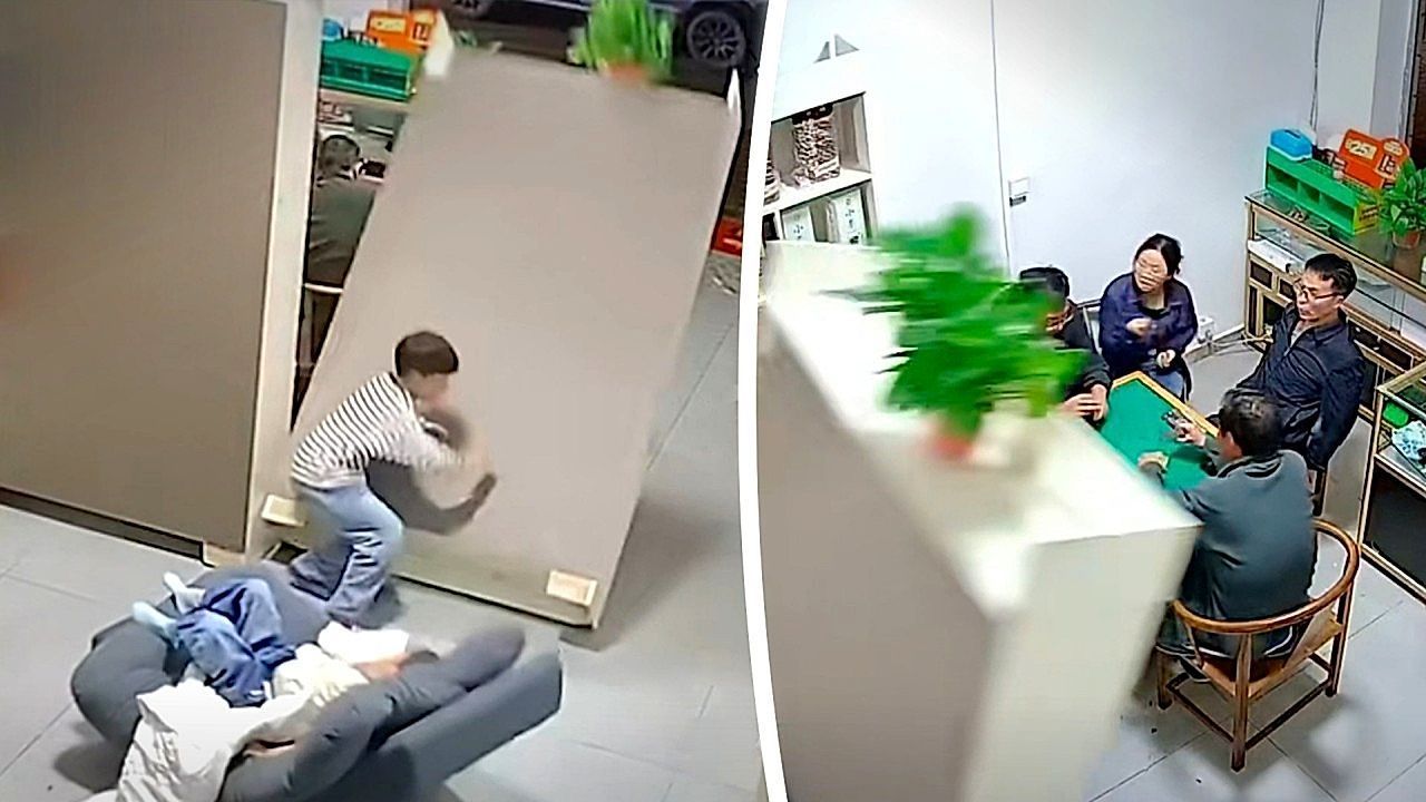 Video: Schrecksekunde beim Spiel: Erwachsene werden von umstürzendem Regal überrascht