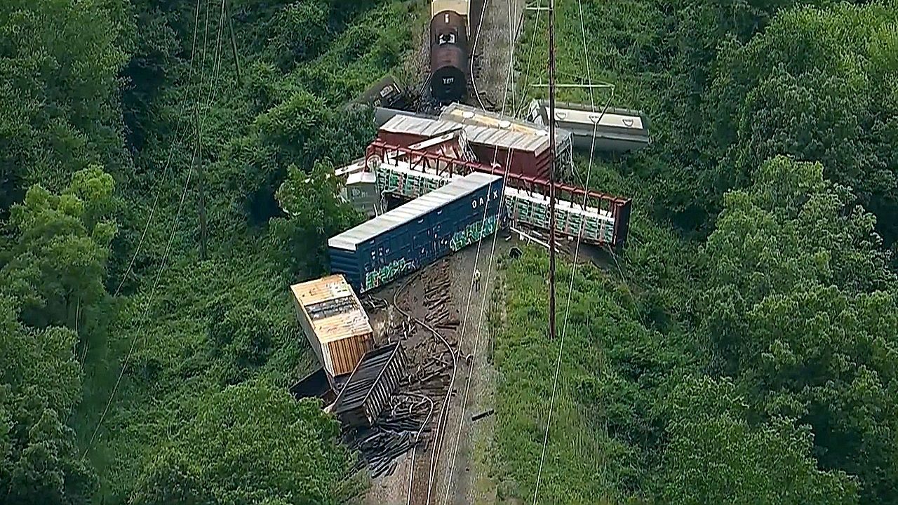 Video: Train carrying hazardous materials derails in Pennsylvania, no leaks found