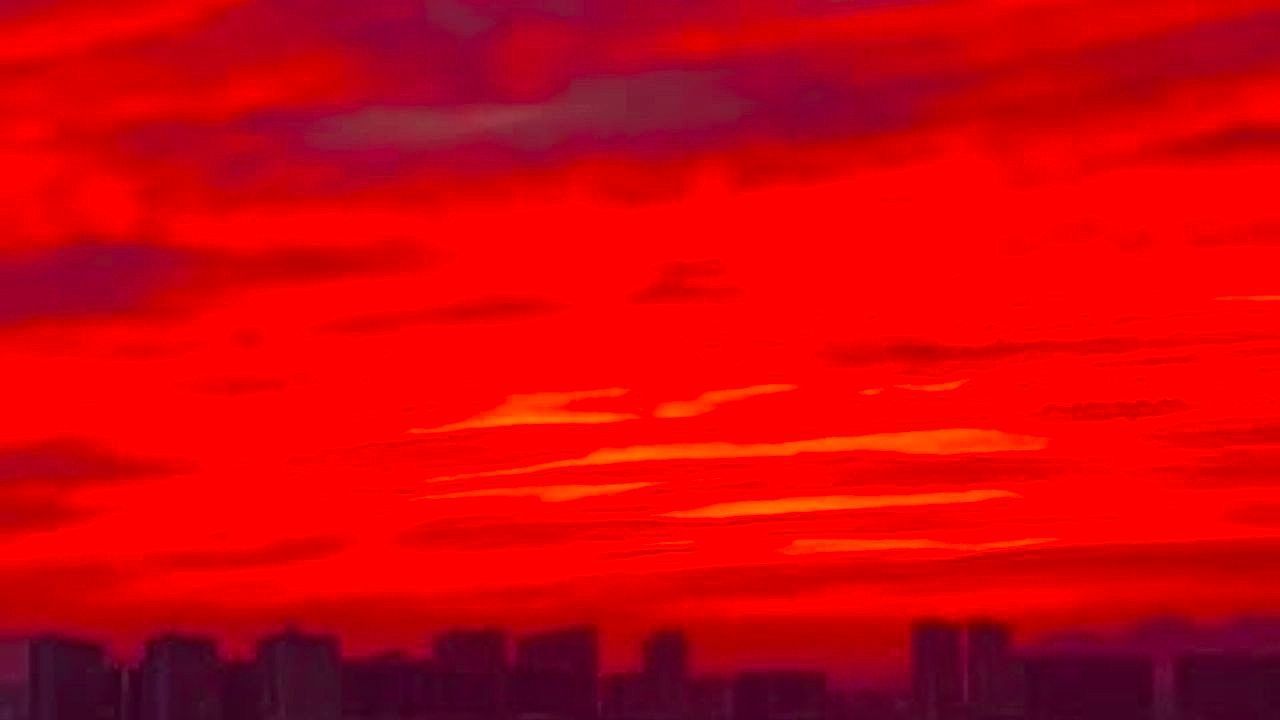 Video: Gespenstisches Morgenrot: Himmel über China kündigt Supertaifun an