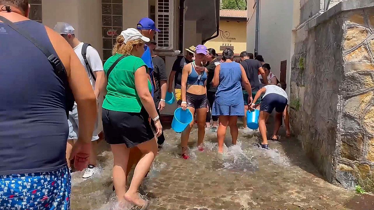 Video: Italian town floods its streets with river water to celebrate 'La Chiena' a centuries-old summer tradition