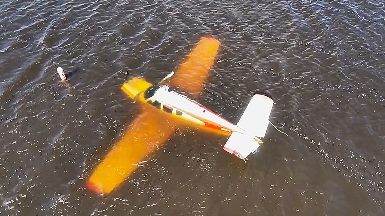 Video: Wisconsin congressman escapes sinking plane after emergency landing in lake
