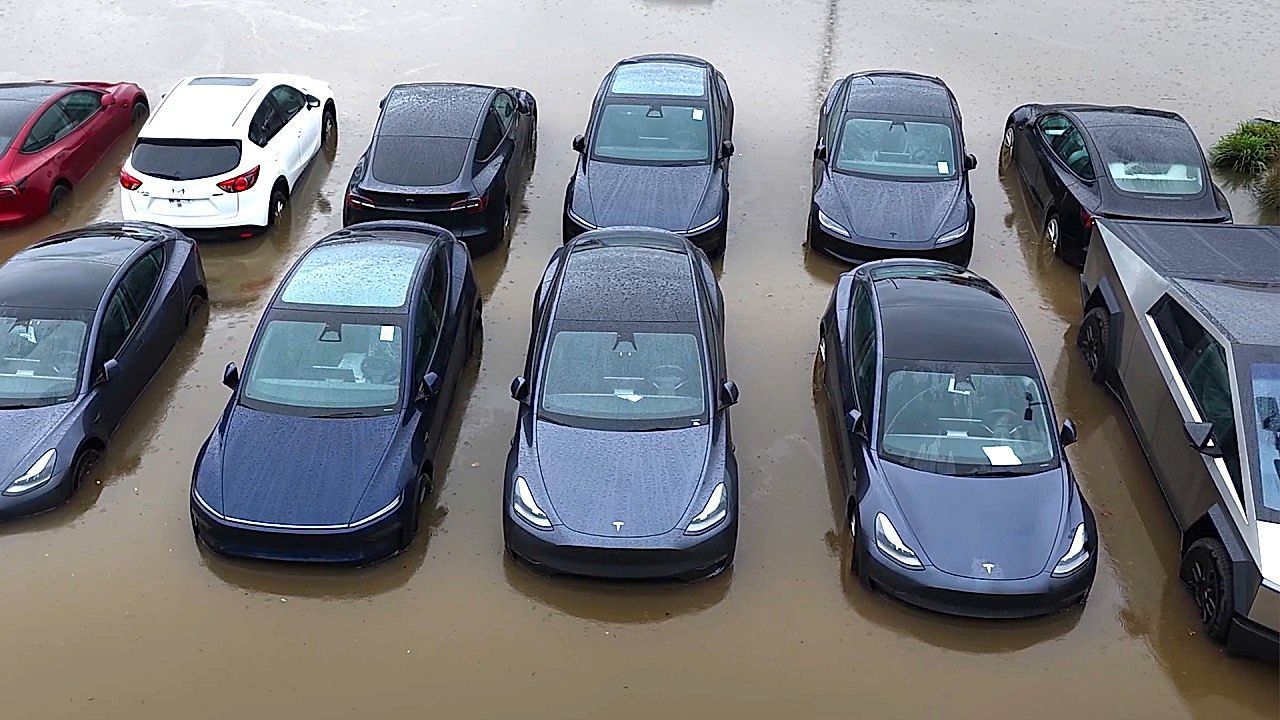 Video: Flash flooding submerges streets and strands vehicles across New Jersey