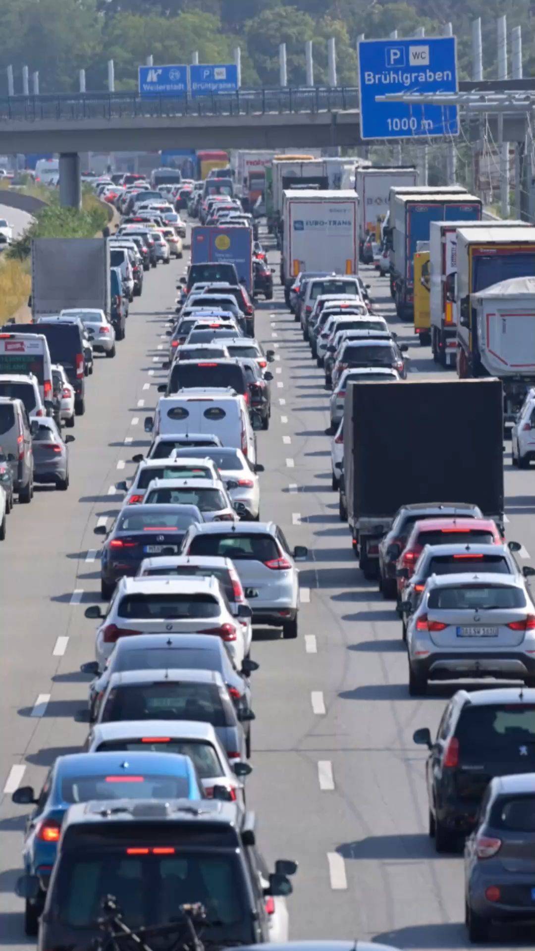 How to Form an Emergency Lane Correctly