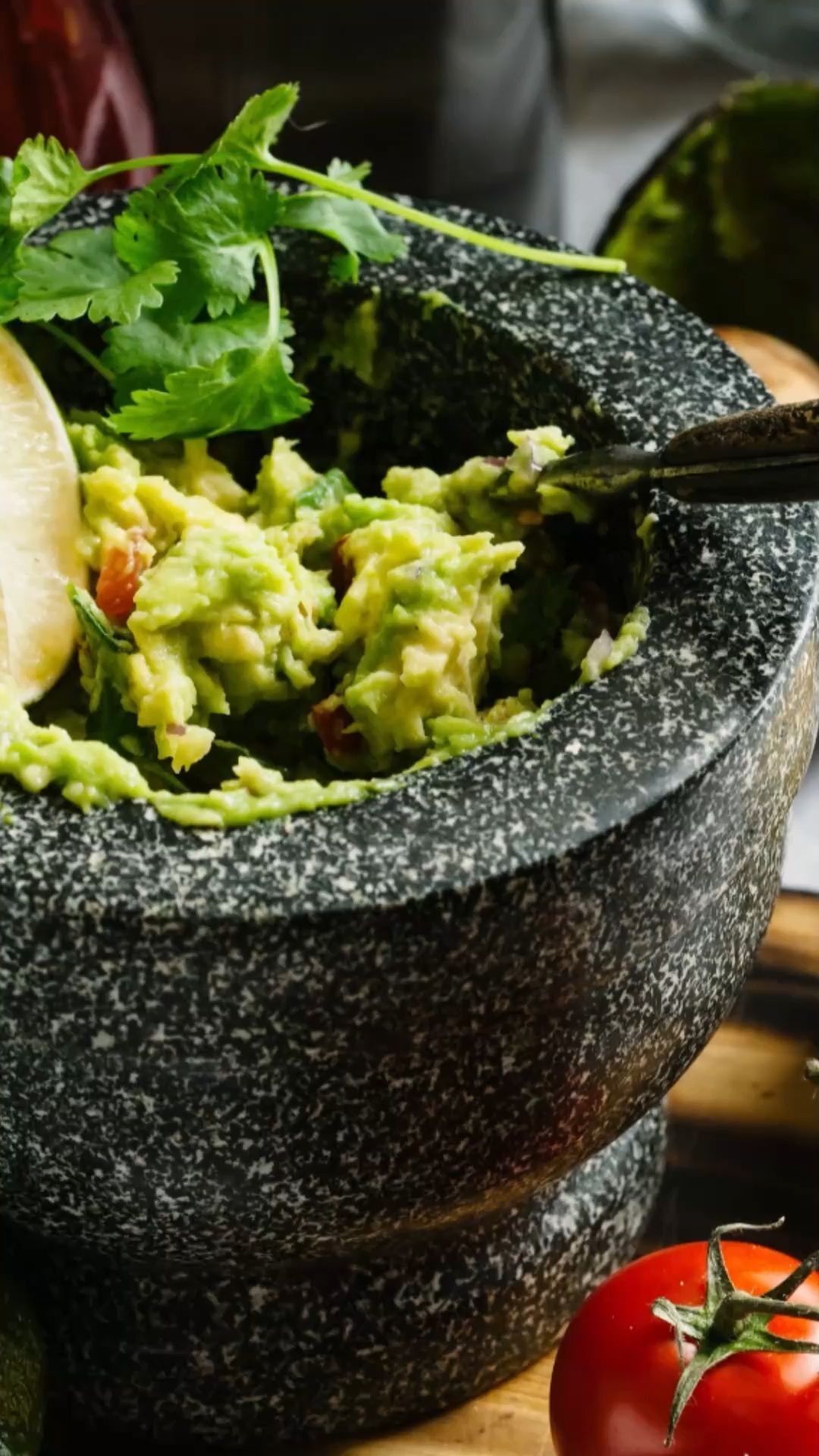 Recipe & Tips: Making Guacamole Yourself - It's That Easy