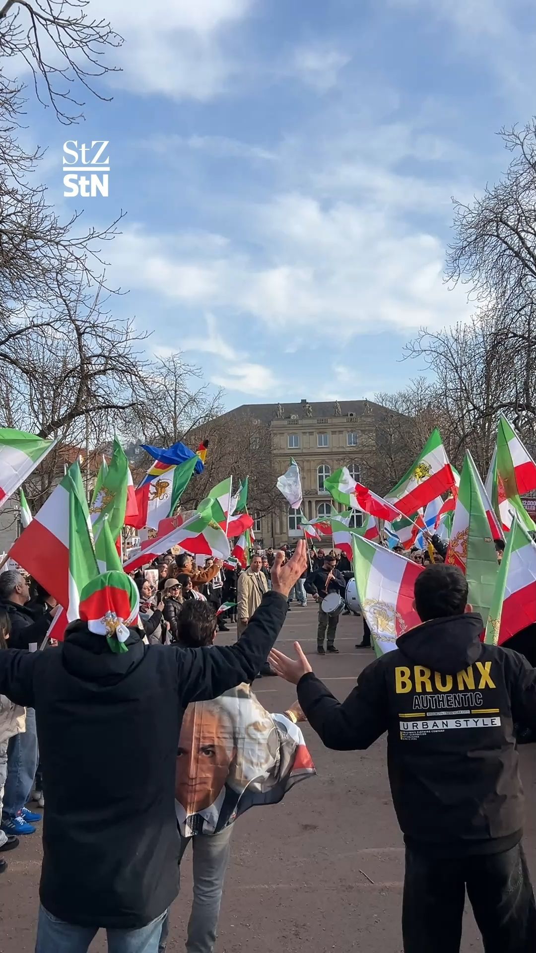 Video: Galgen für den Ajatollah Hunderte bei Iran-Demo in Stuttgart