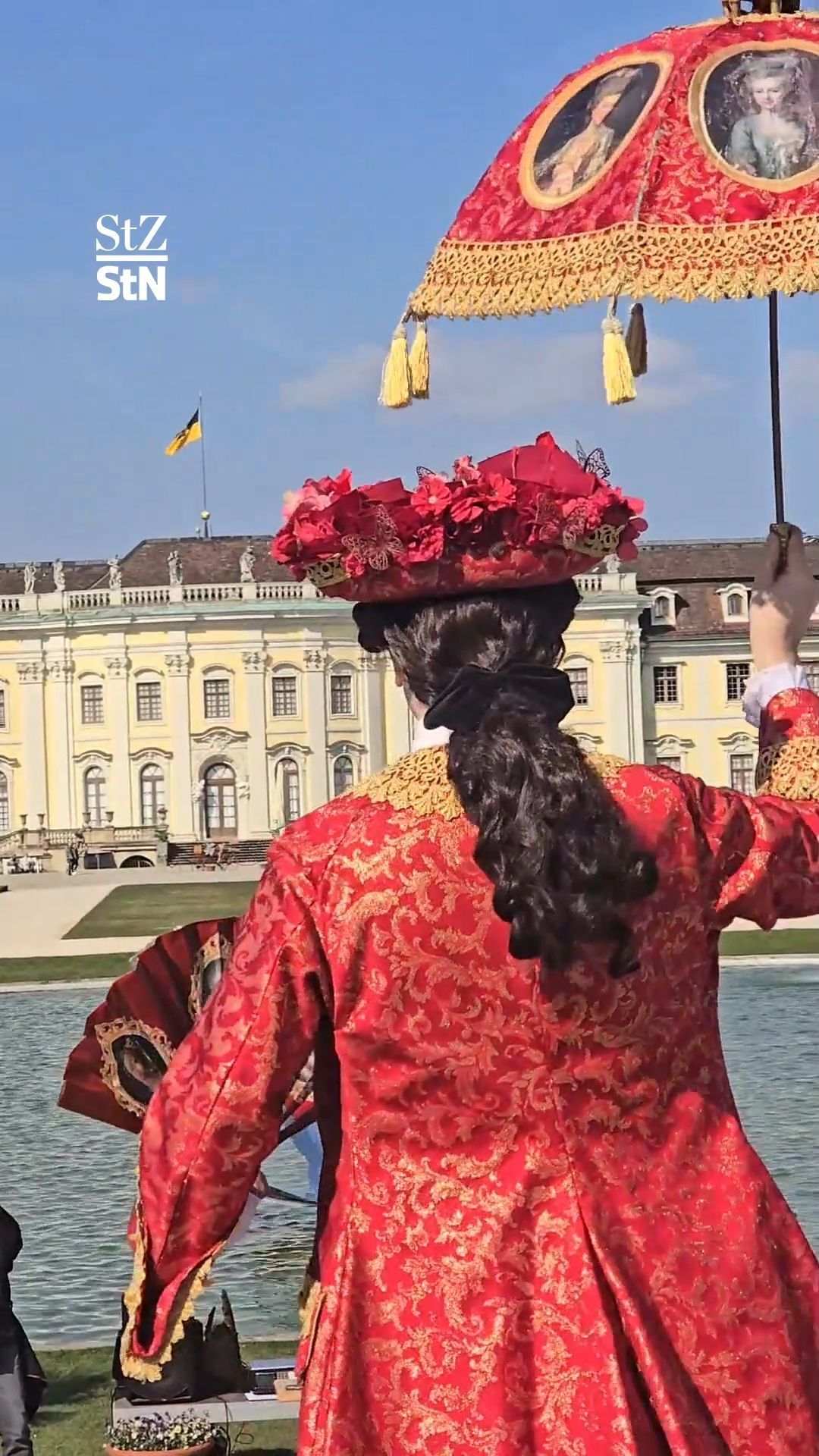 Video: Blüba startet mit Hutparade in die Saison 2026