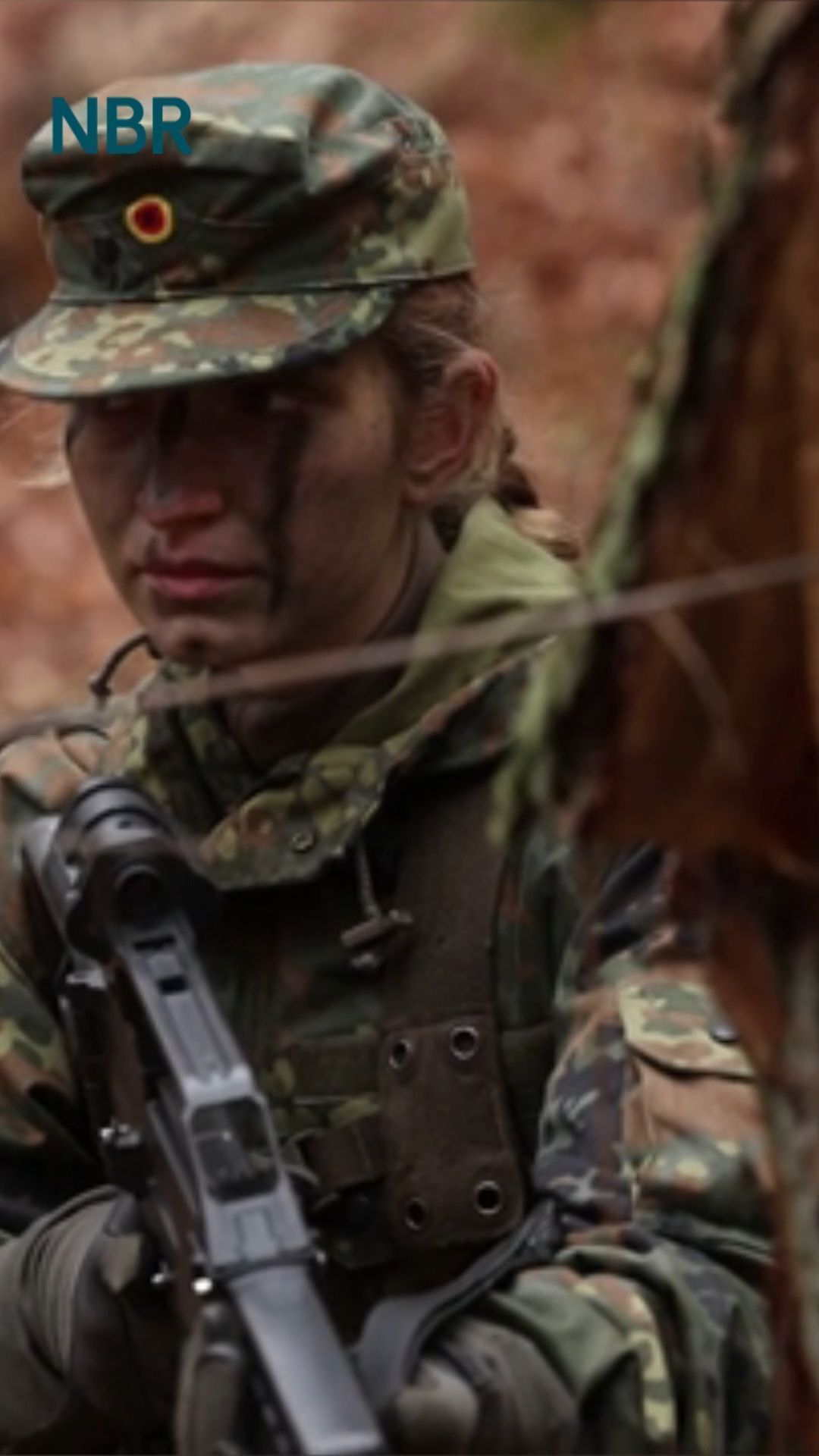 Video: Neues Wehrdienstgesetz und Musterung bei Bundeswehr einfach erklärt