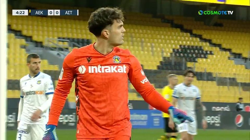 «Άγγιξε» το γκολ νωρίς ο Ελίασον (VIDEO)