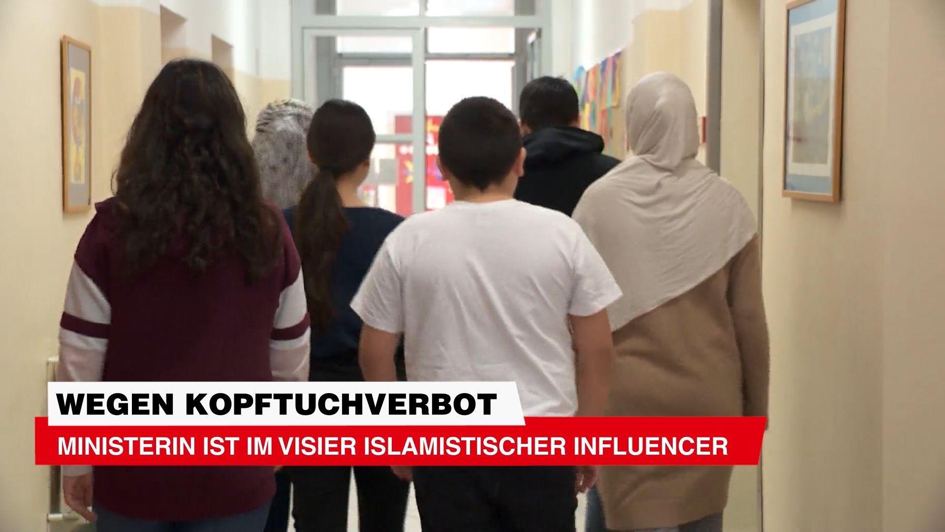 Video: Islamistische Influencer bekämpfen Kopftuchverbot