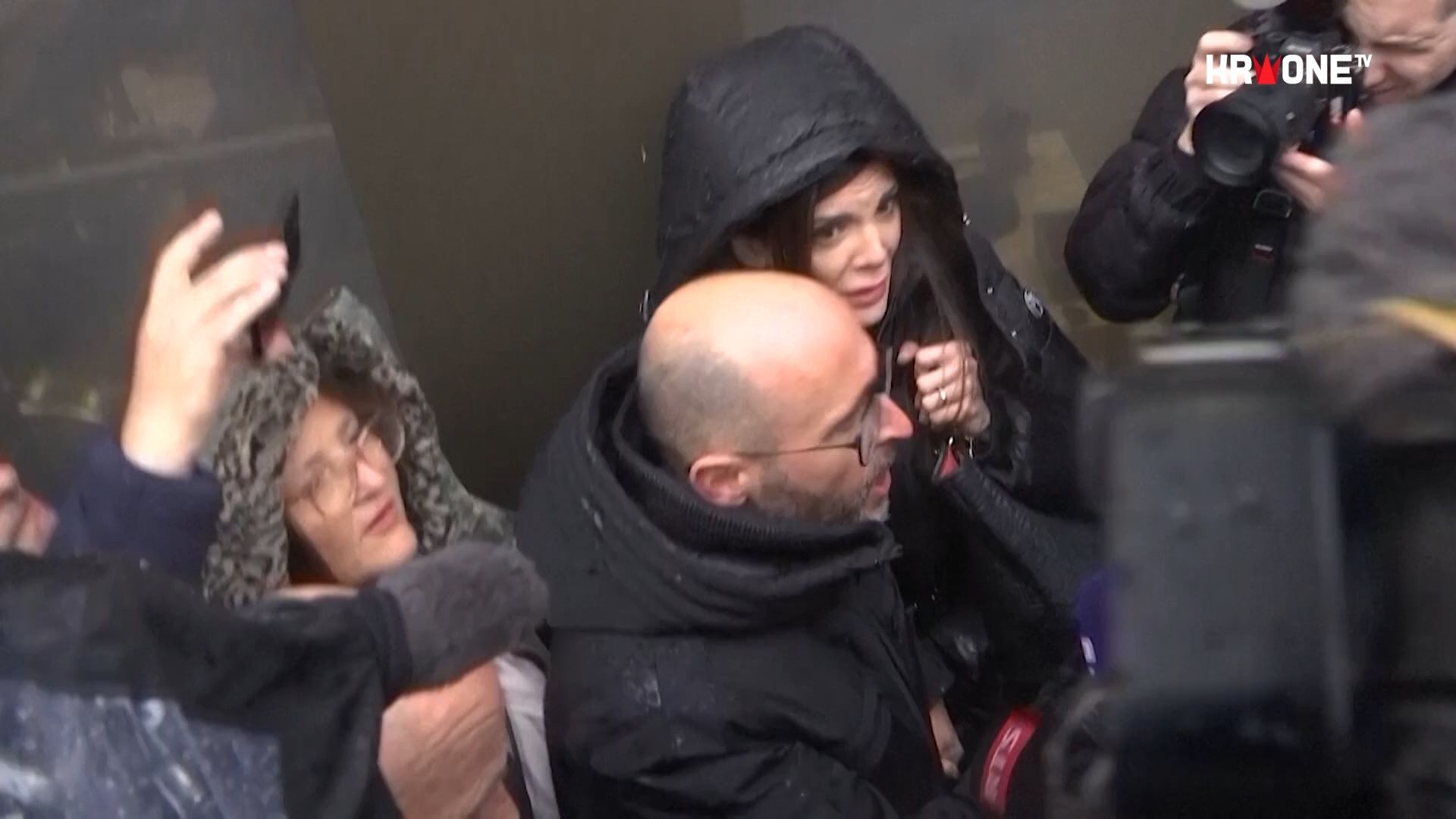 Video: Jessica Moretti (Fall: Crans Montana) brach vor Befragung zusammen