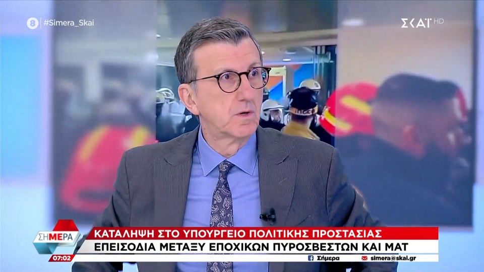 Πορτοσάλτε: «Να προσληφθούν οι εποχικοί πυροσβέστες για να περιφέρονται 6 μήνες;» (vid)